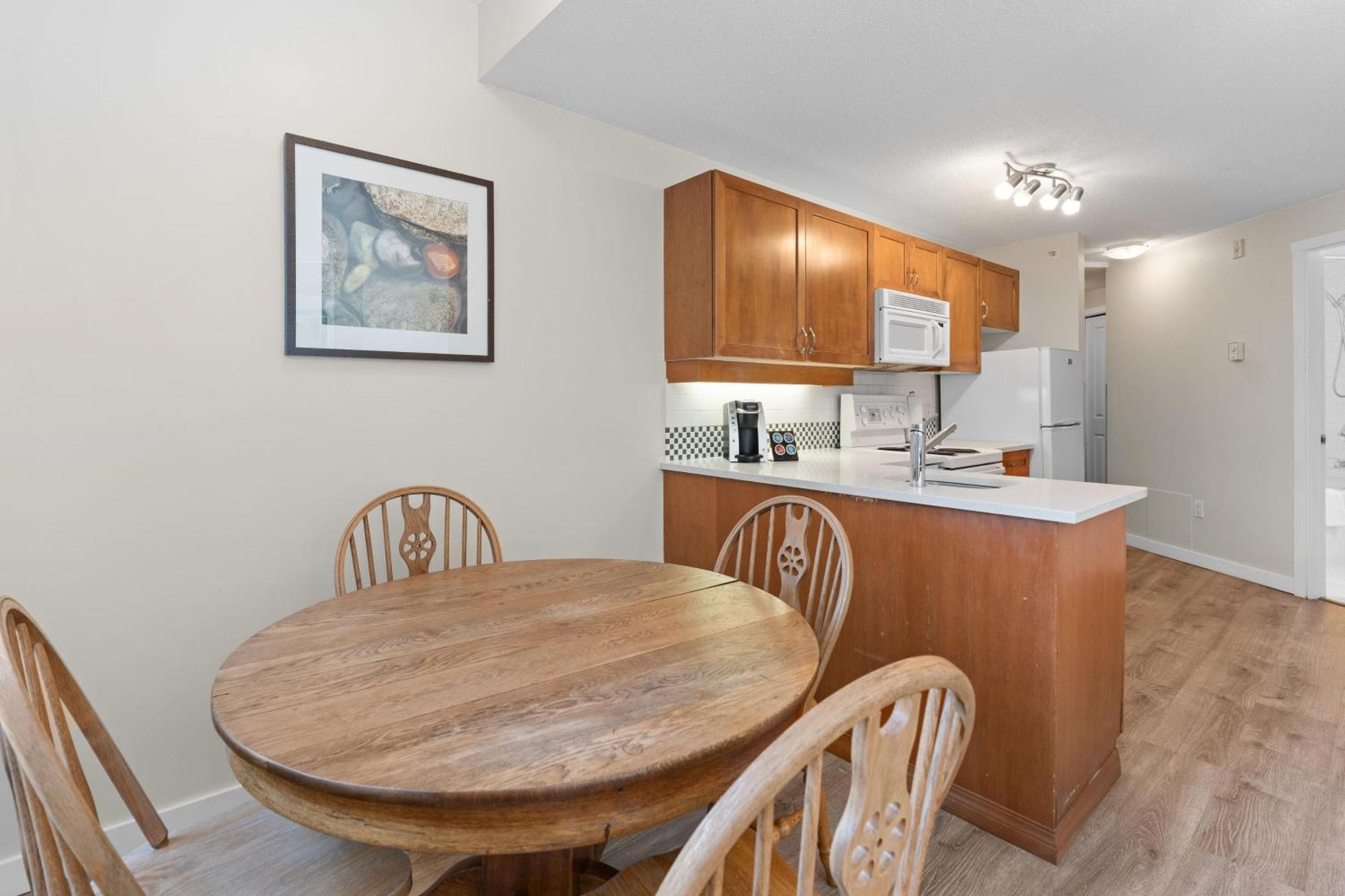 Alpenglow Lodge Bear Wonder One Bedroom By Mva Whistler Exterior foto